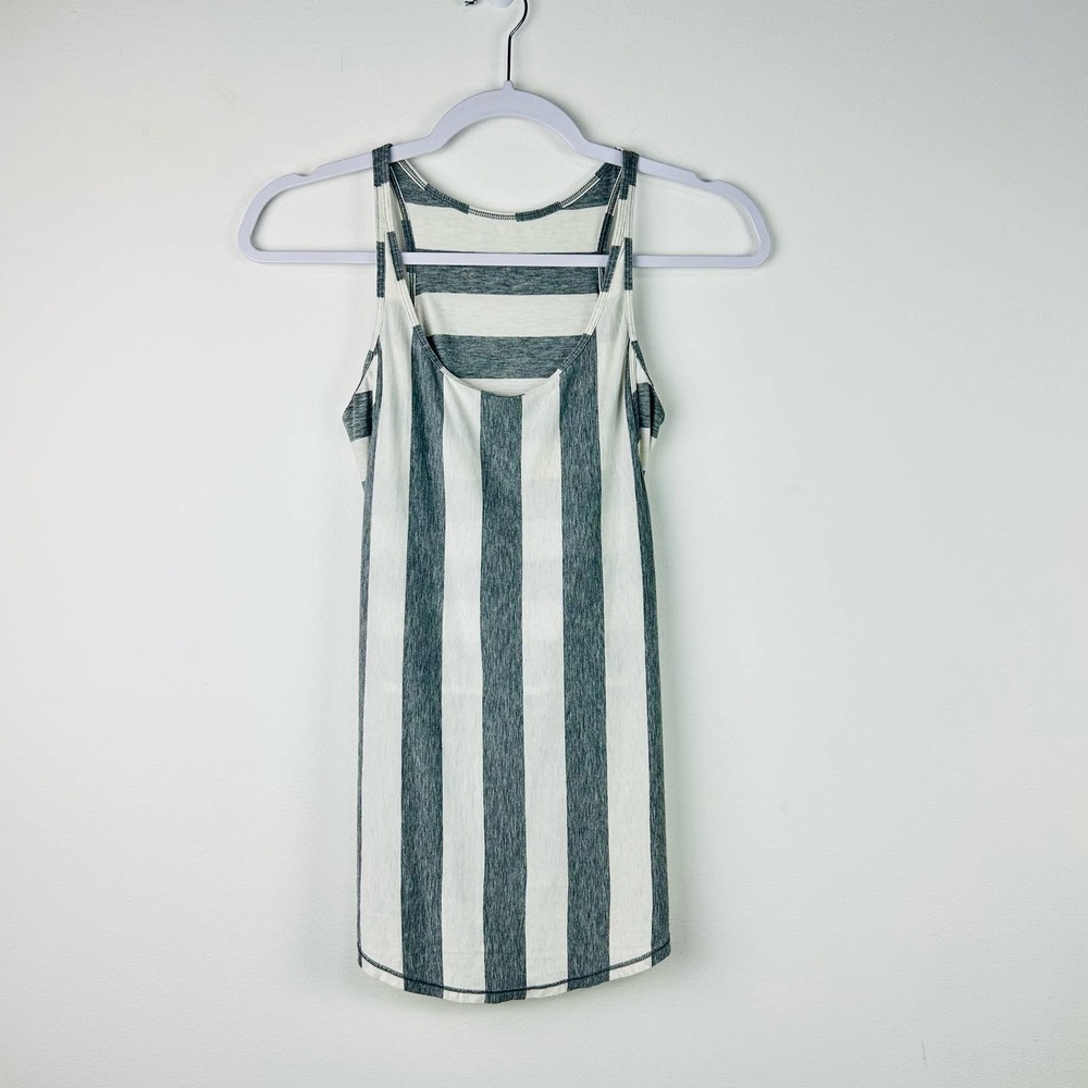 Lululemon Gray White Bold Stripe Cross Back Wrap Athletic Tank Size Small